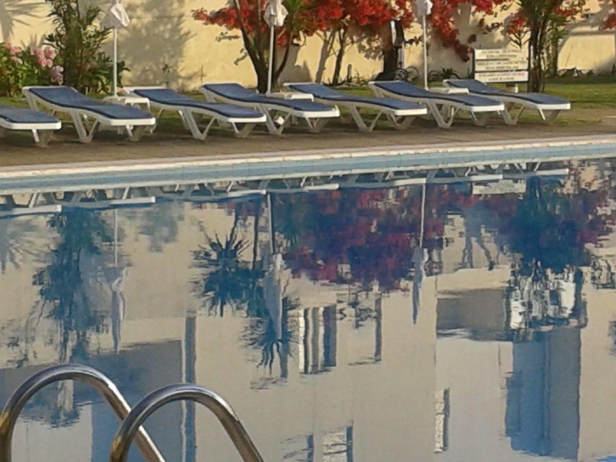 Clube Pinhal Da Foz Apartment เอสโปเซนเด ภายนอก รูปภาพ